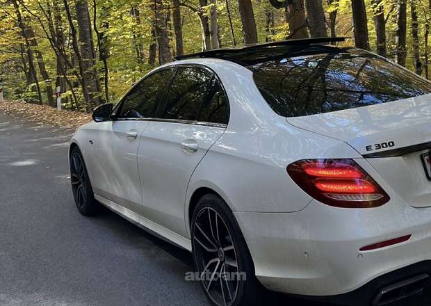 Mercedes-Benz E 300