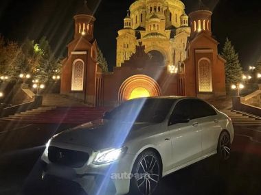 Mercedes-Benz E 300  2018 