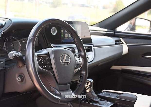 Lexus ES 200