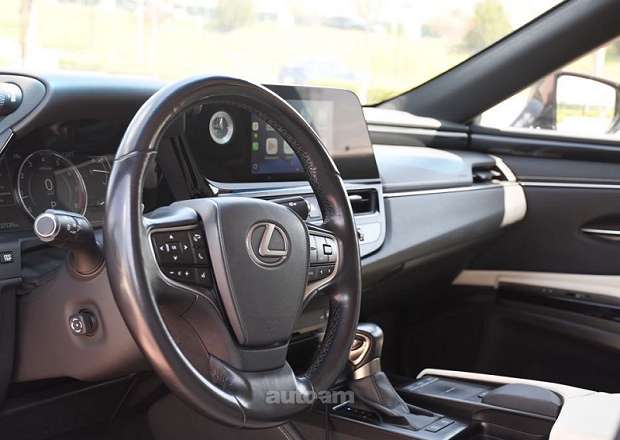 Lexus ES 200