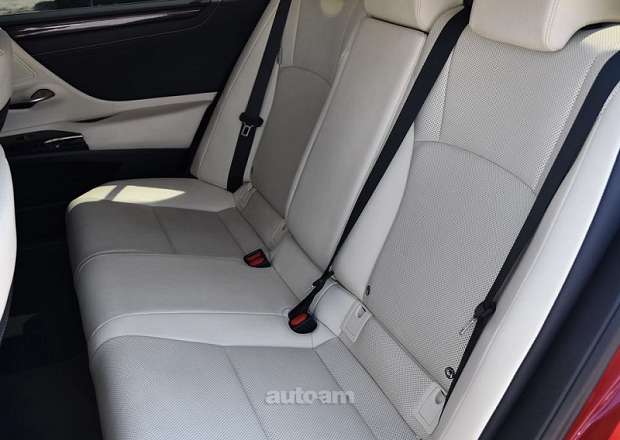 Lexus ES 200