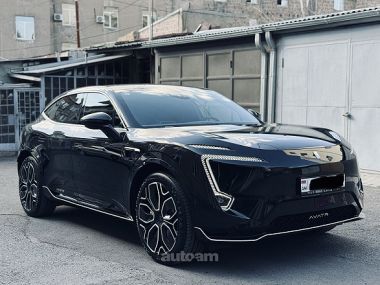 Avatr 11 Royal Edition 2025 — миниатюра 1