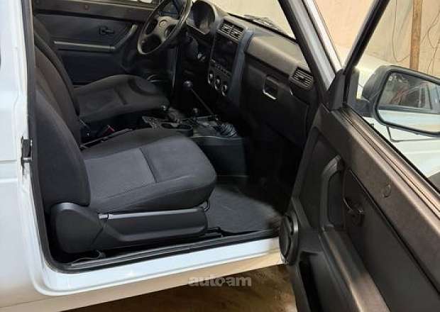 VAZ (Lada) 2121 NIVA (4x4)