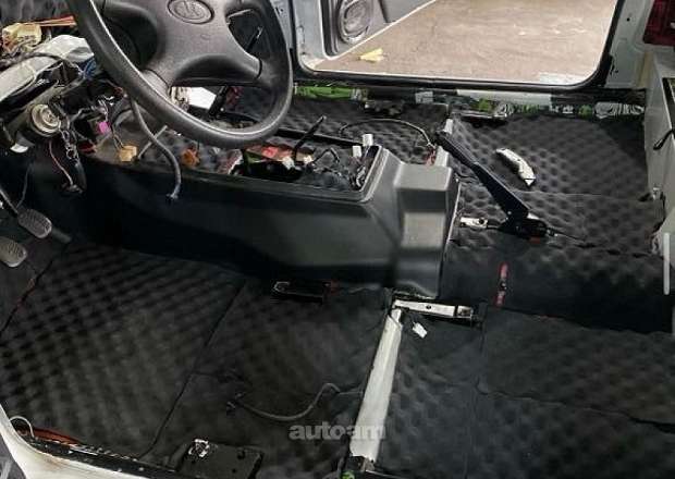 VAZ (Lada) 2121 NIVA (4x4)