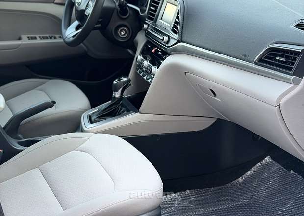 Hyundai Elantra 2020 — լուսանկար 6