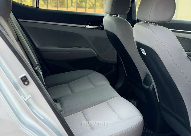 Hyundai Elantra 2020 — լուսանկար 9