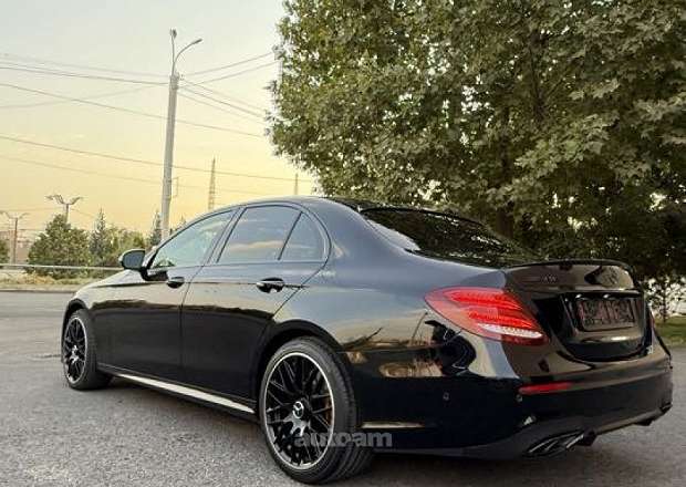 Mercedes-Benz E 43 AMG