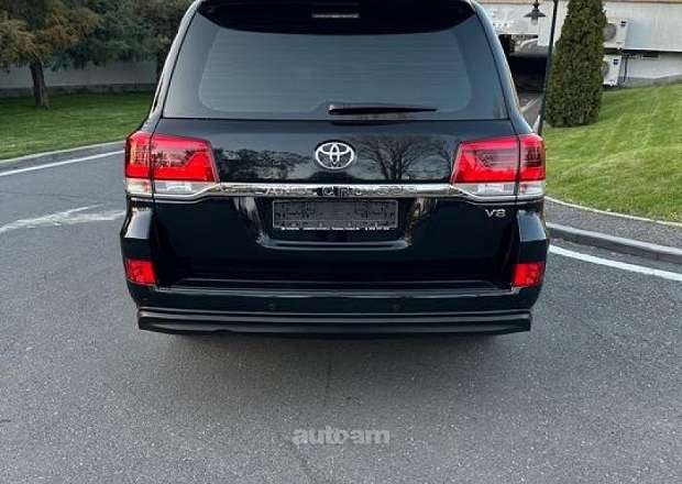 Toyota Land Cruiser 200