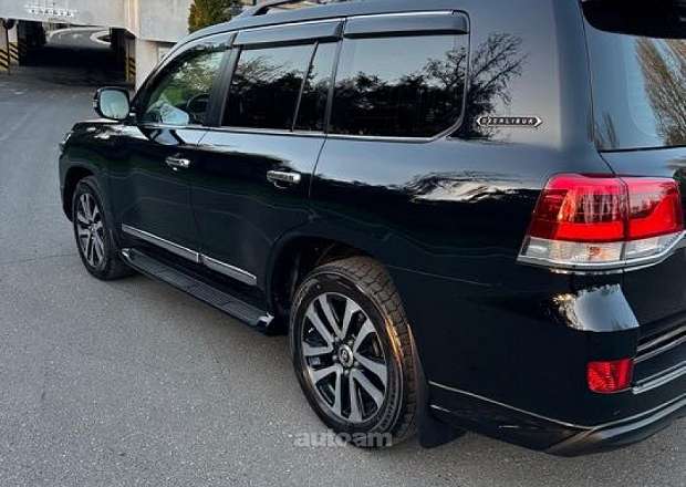 Toyota Land Cruiser 200