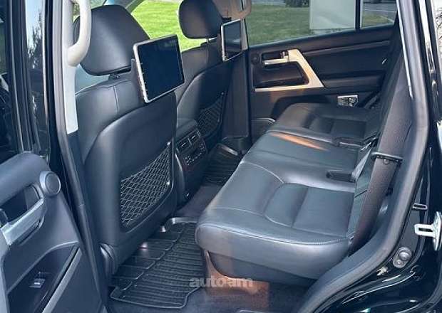 Toyota Land Cruiser 200