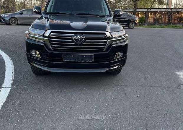 Toyota Land Cruiser 200