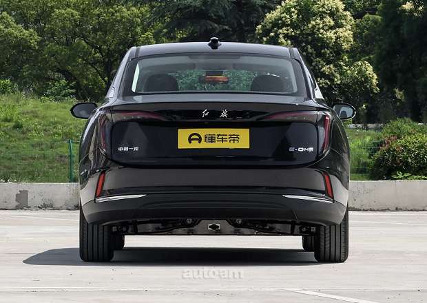 Hongqi E-QM5