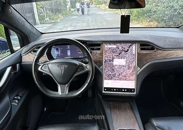 Tesla Model X 2017 — լուսանկար 12