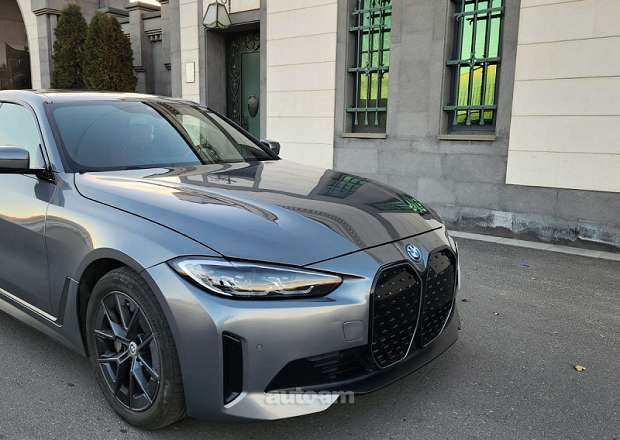 BMW i4