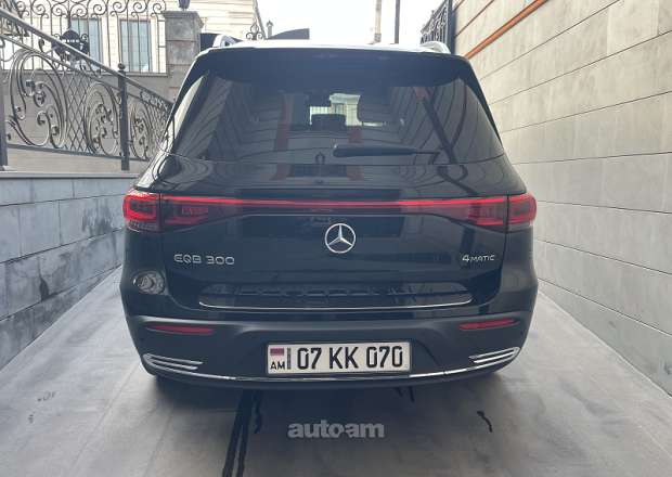 Mercedes-Benz EQB