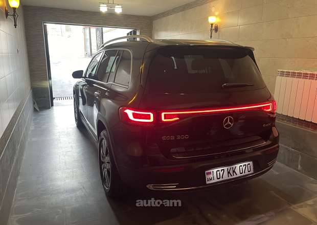 Mercedes-Benz EQB