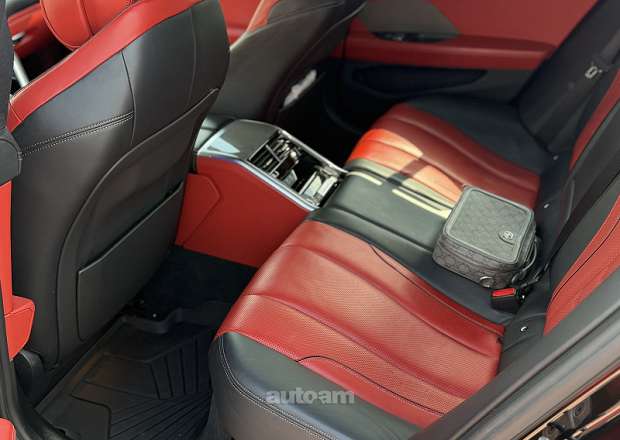 BMW 840