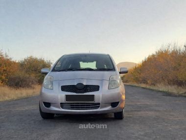 Toyota Vitz  2005 