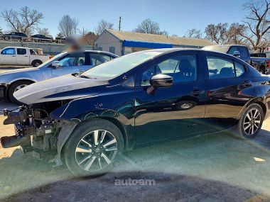 Nissan Versa  2021 