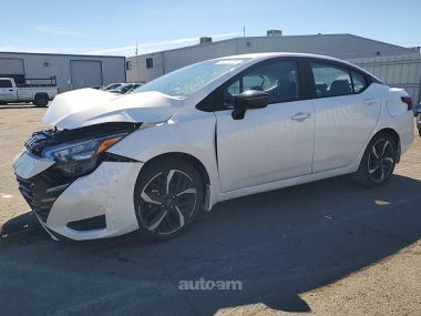 Nissan Versa  2023 