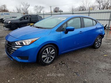 Nissan Versa  2023 