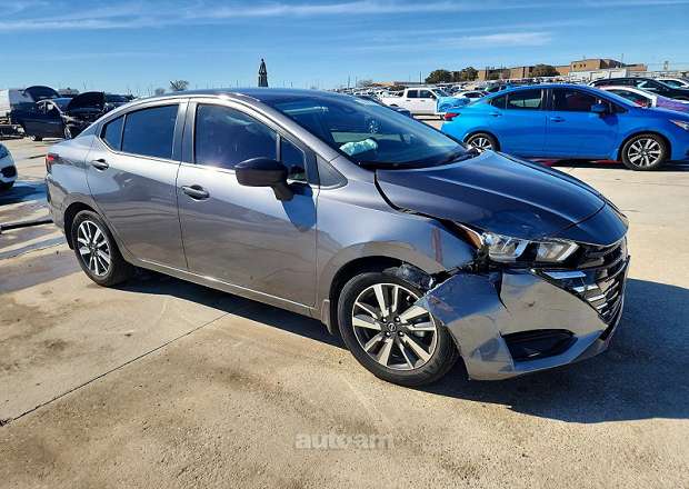 Nissan Versa