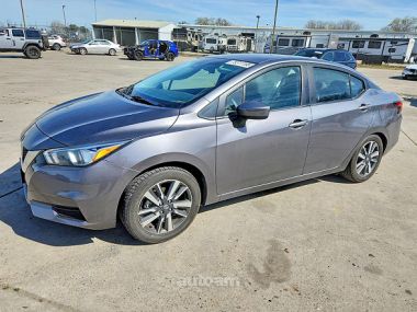 Nissan Versa  2021 