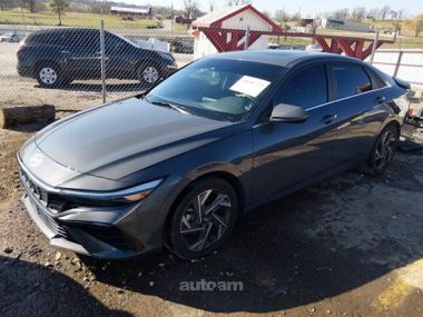 Hyundai Elantra  2025 
