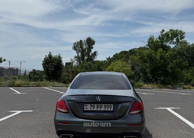 Mercedes-Benz E 300