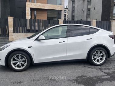 Tesla Model Y  2020 