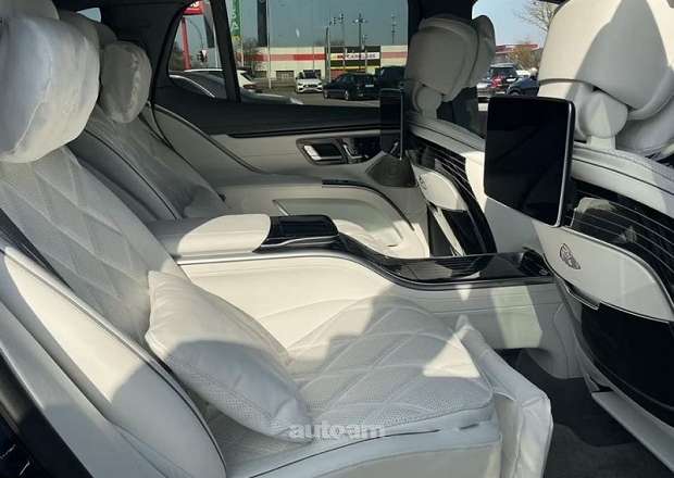 Mercedes-Benz EQS SUV