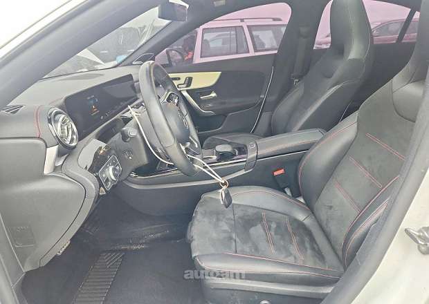 Mercedes-Benz CLA 250