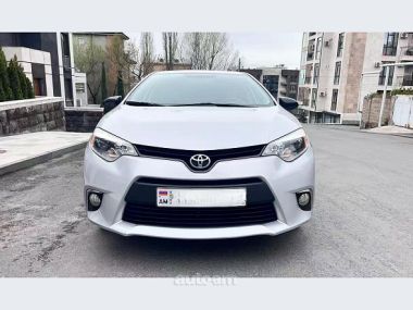 Toyota Corolla  2013 