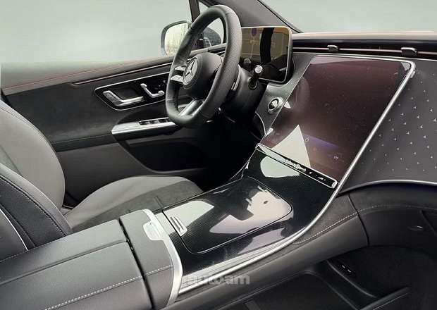 Mercedes-Benz EQE SUV