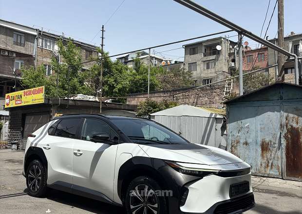 Toyota Bz4X