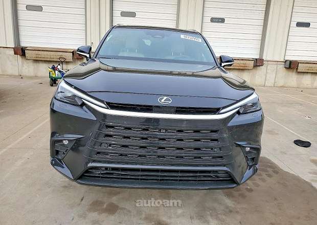 Lexus TX