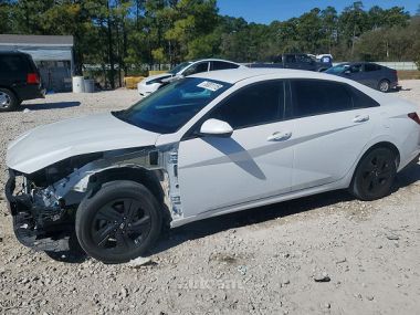 Hyundai Elantra  2021 