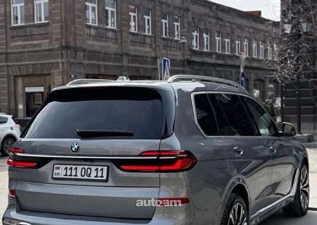 BMW X7