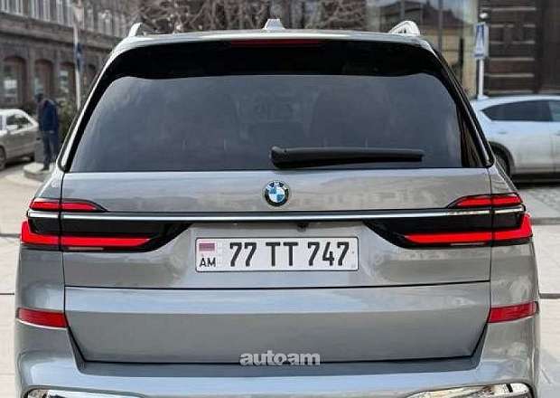 BMW X7