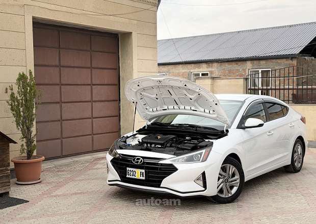Hyundai Elantra 2020 — լուսանկար 11