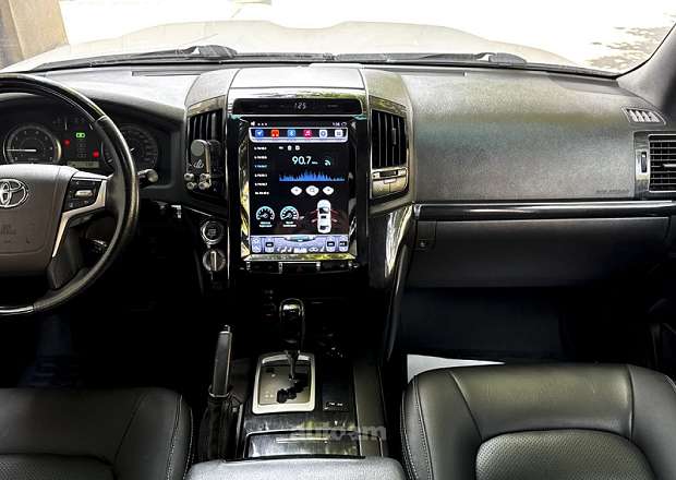 Toyota Land Cruiser 200