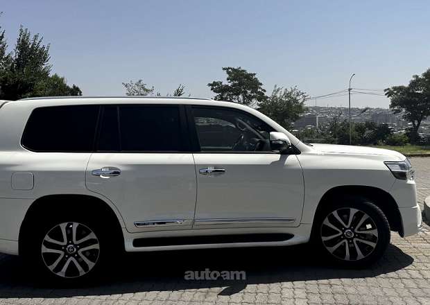 Toyota Land Cruiser 200