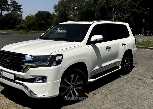 Toyota Land Cruiser 200