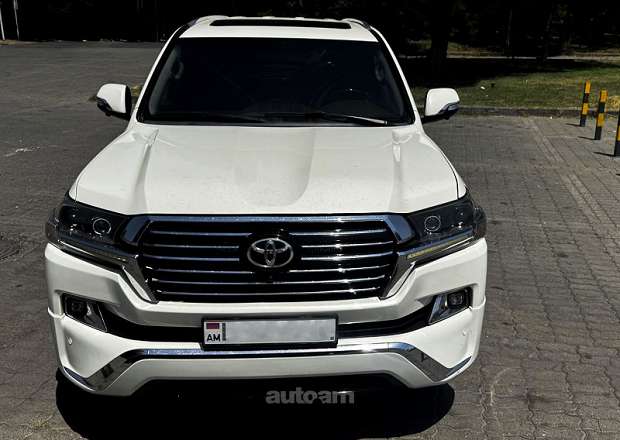 Toyota Land Cruiser 200