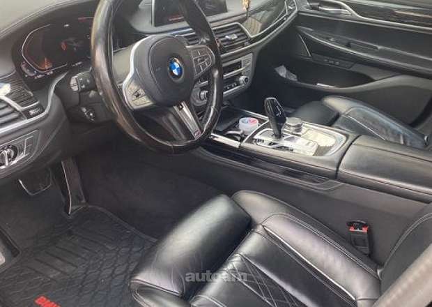 BMW 740