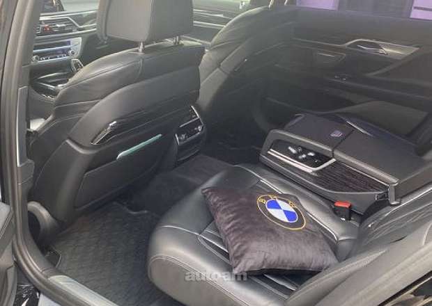 BMW 740