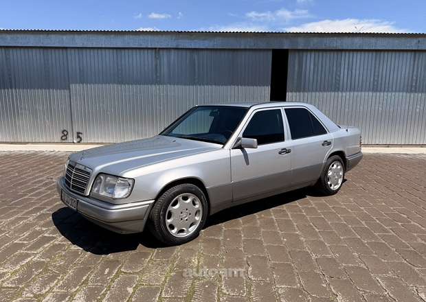 Mercedes-Benz E 200