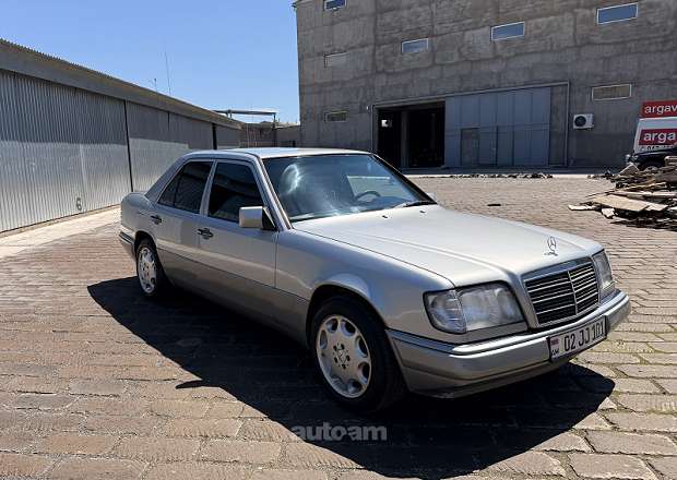 Mercedes-Benz E 200