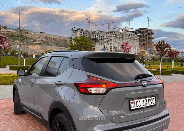 Nissan Kicks