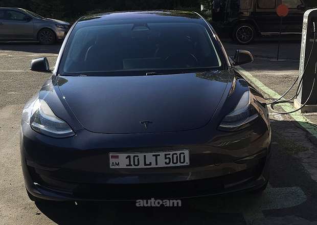 Tesla Model 3 2018 — լուսանկար 2